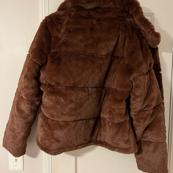 NWT Abercrombie & Fitch Women’s Faux Fur Mini Puffer size XL - Picture 6 of 6